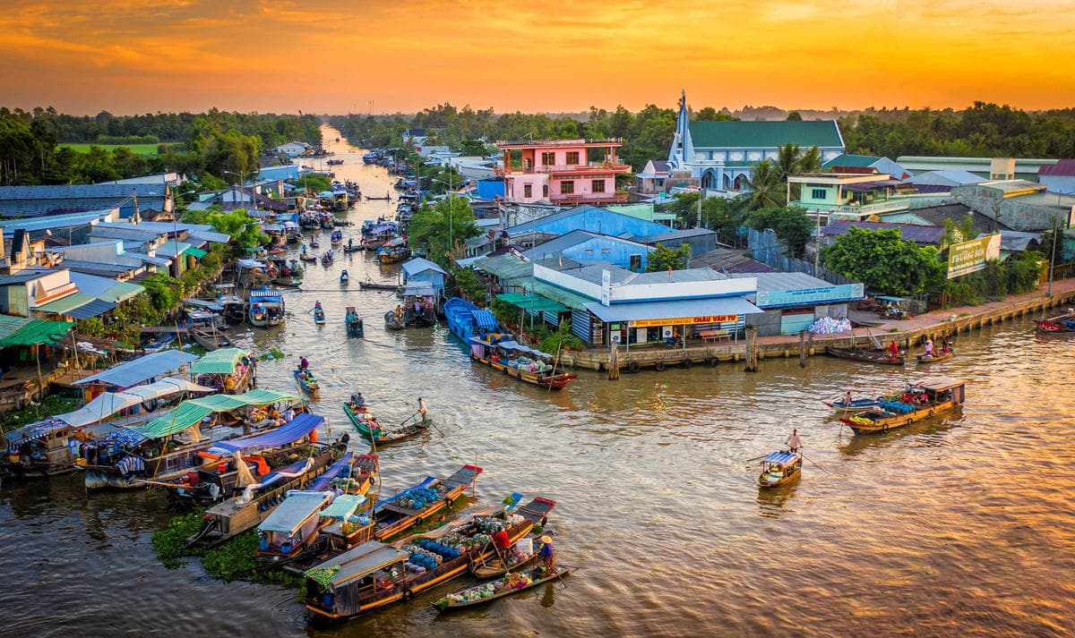 Mekong Delta Floating Market Travel Guide: In-Depth Experience & Photography Tips