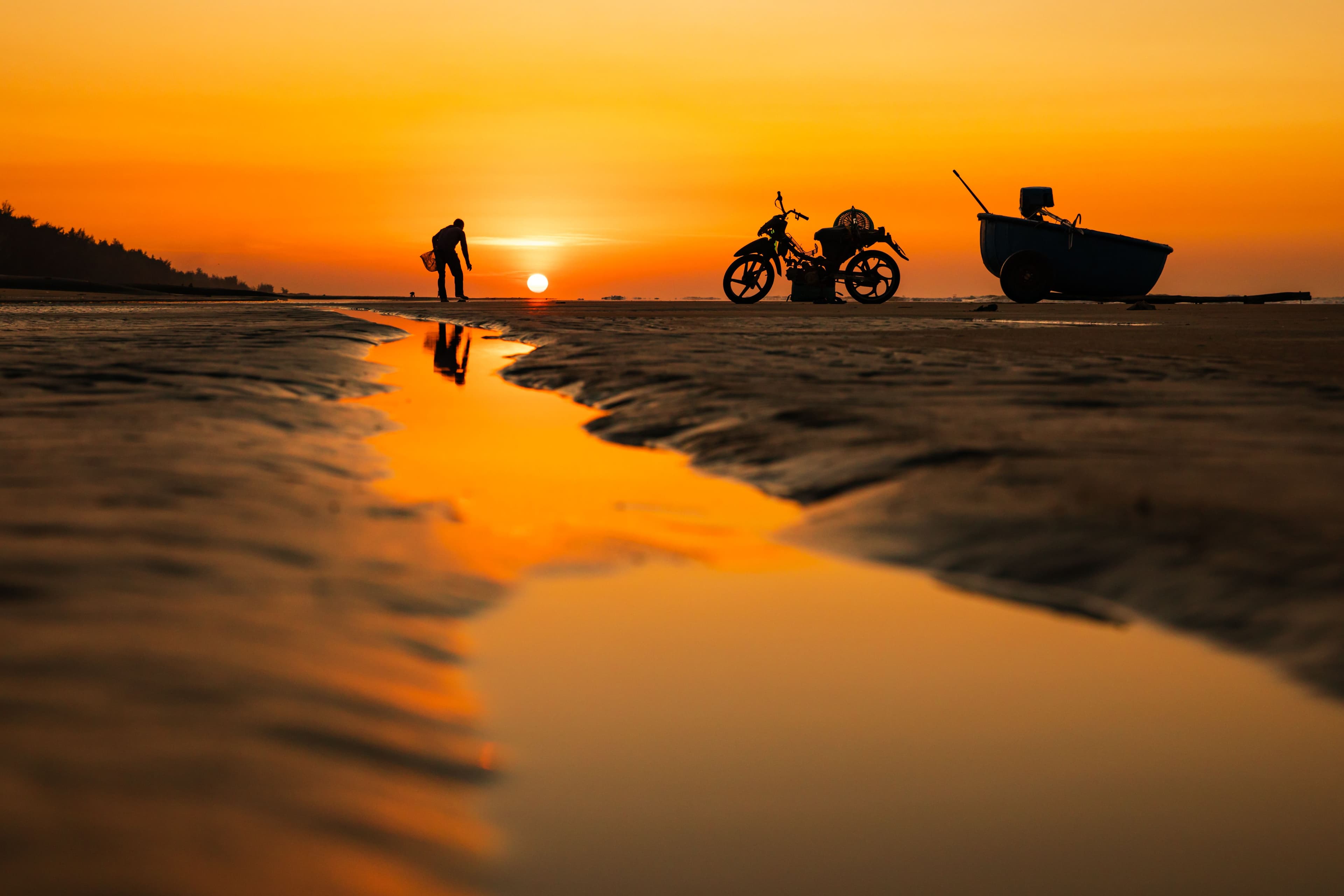 Golden Hour Magic: The 5 Best Sunset Spots in Vietnam