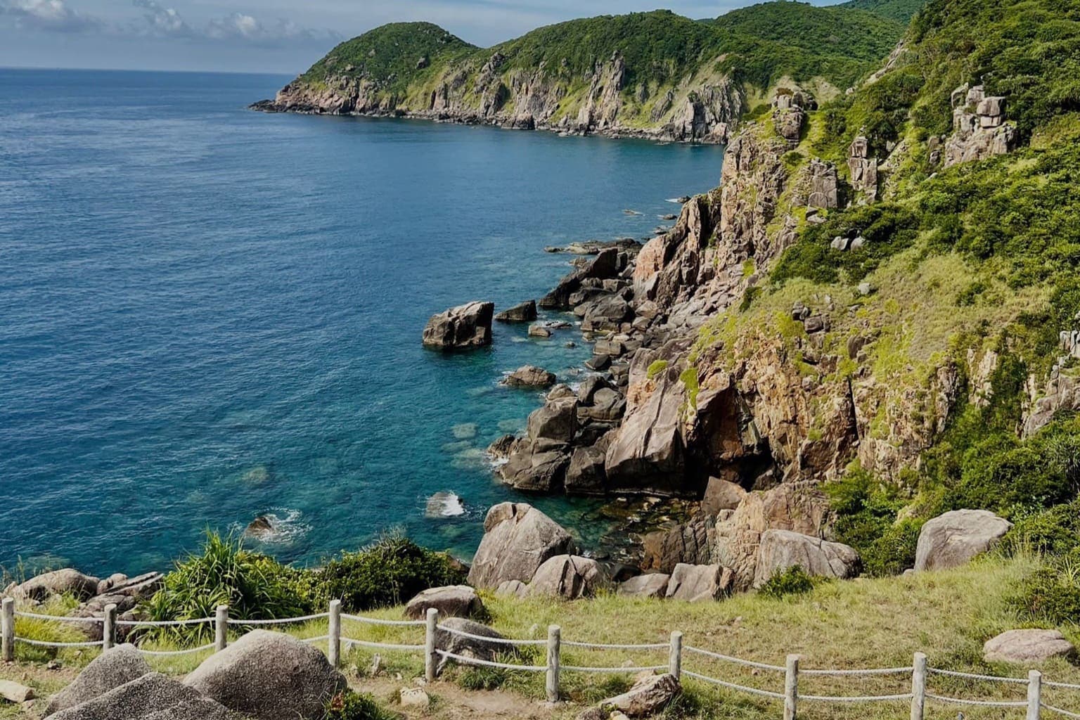 What to do in Phu Yen? A Complete Travel & Transportation Guide